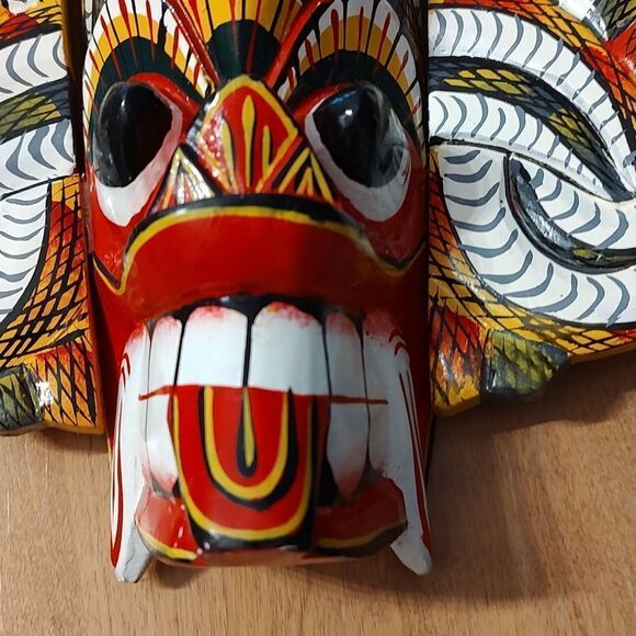 Handmade Beautiful Sri Lankan Traditional Cobra Tiki Mask - Picture 5 of 7